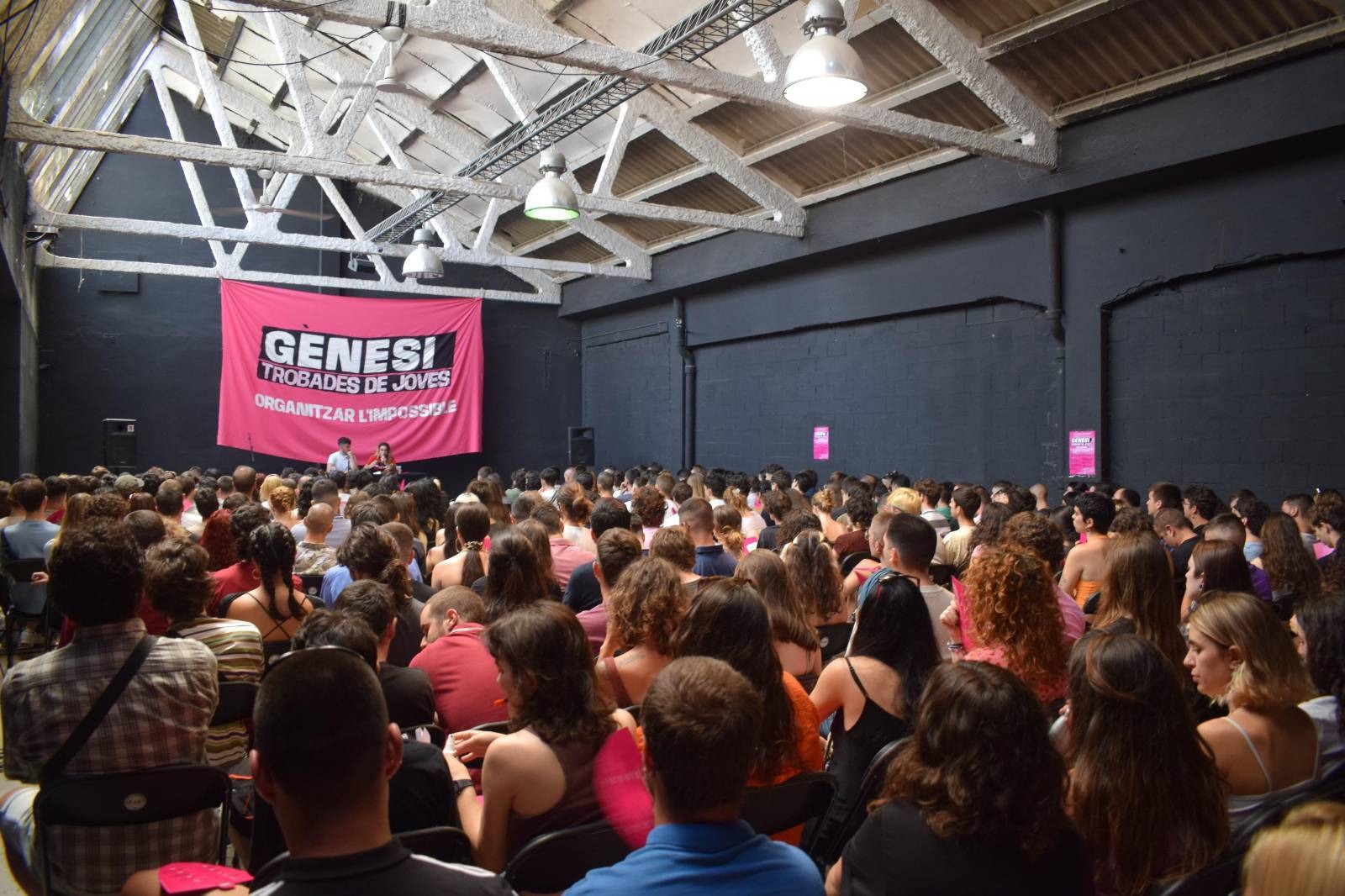 Centenars de joves acudeixen a l'acte central de Gènesi a Barcelona on es crida a construir l'organització juvenil socialista