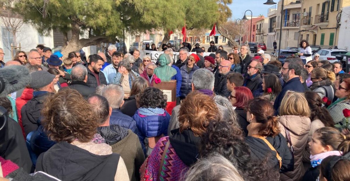 Més de dos-centes persones homenatgen a les roges des Molinar